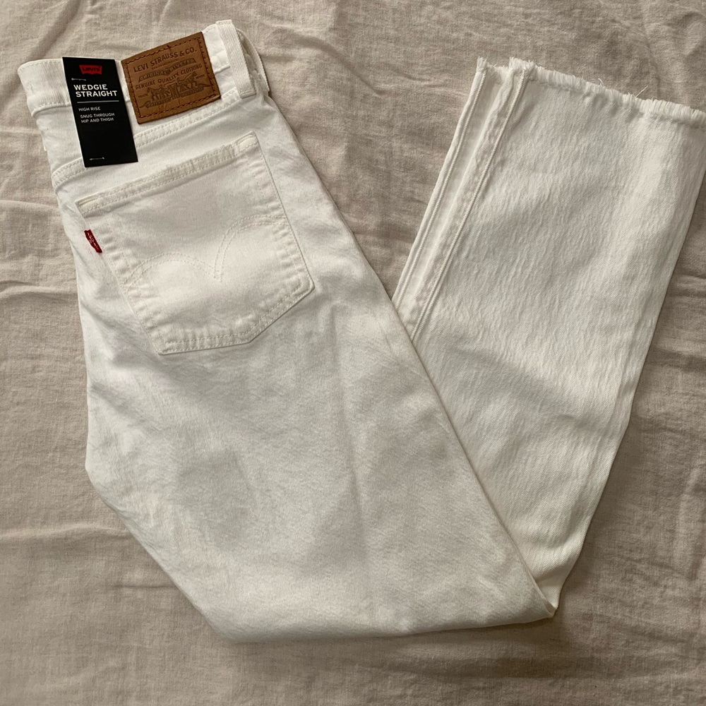 Levi Wedgie Straight Jeans BNWT, White, Size 28